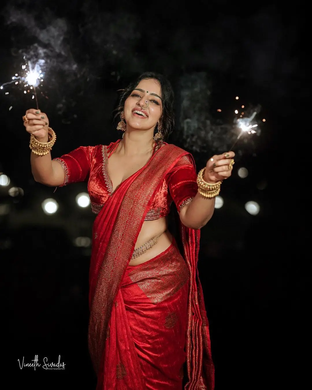 Malavika Menon In South Indian Traditional Red Saree Blouse